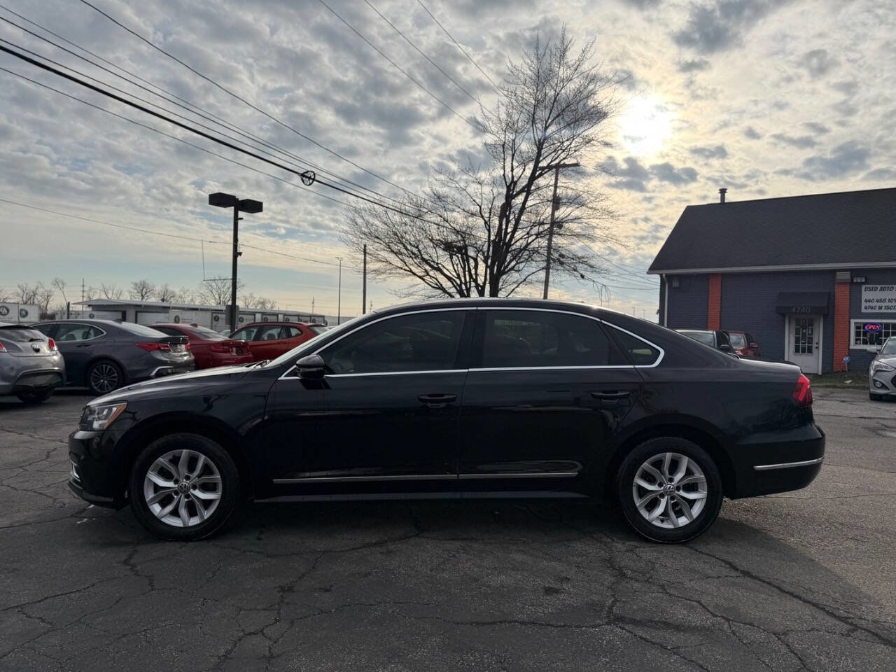 Used 2017 Volkswagen Passat 1.8T S image 7