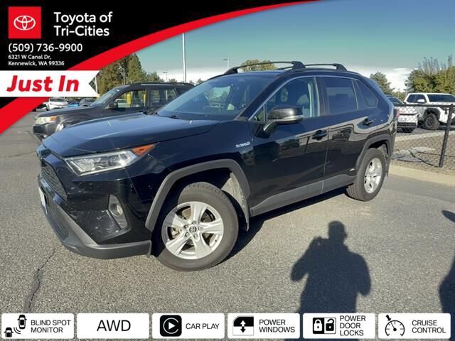 Used 2020 Toyota RAV4 XLE w/ XLE Grade Weather Package
