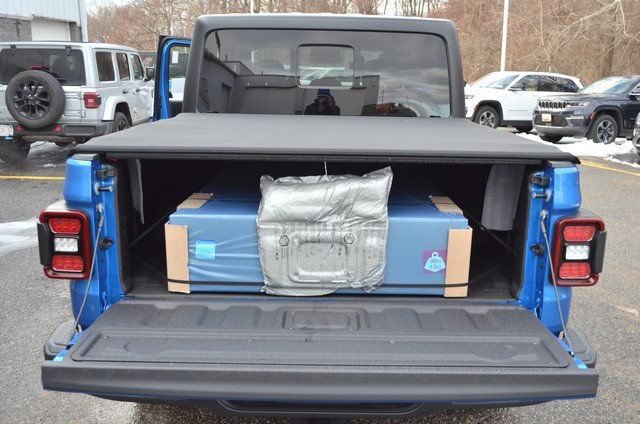 New 2026 Jeep Gladiator Sport AWD/4WD image 32