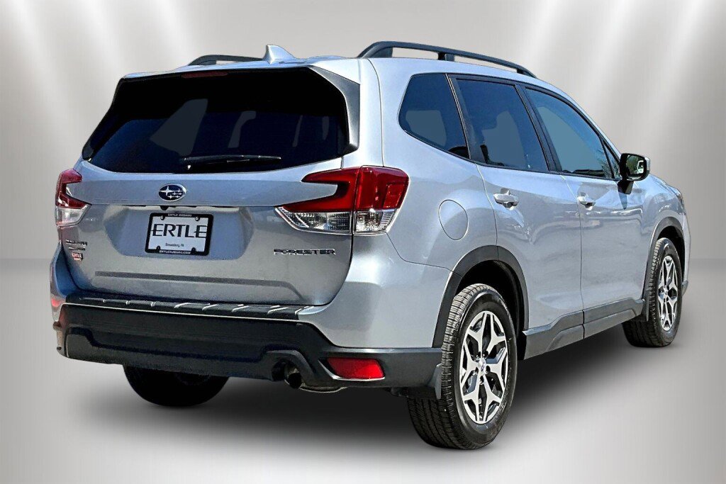 Used 2020 Subaru Forester Premium image 5