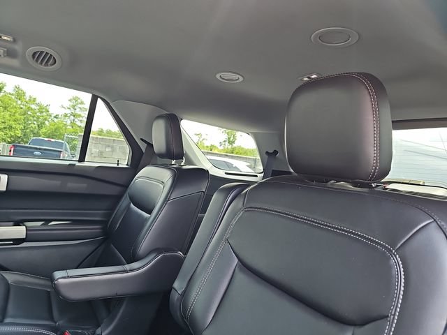 Used 2023 Ford Explorer XLT w/ Equipment Group 202A RWD image 17