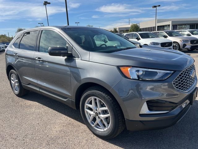 Used 2024 Ford Edge SEL image 9