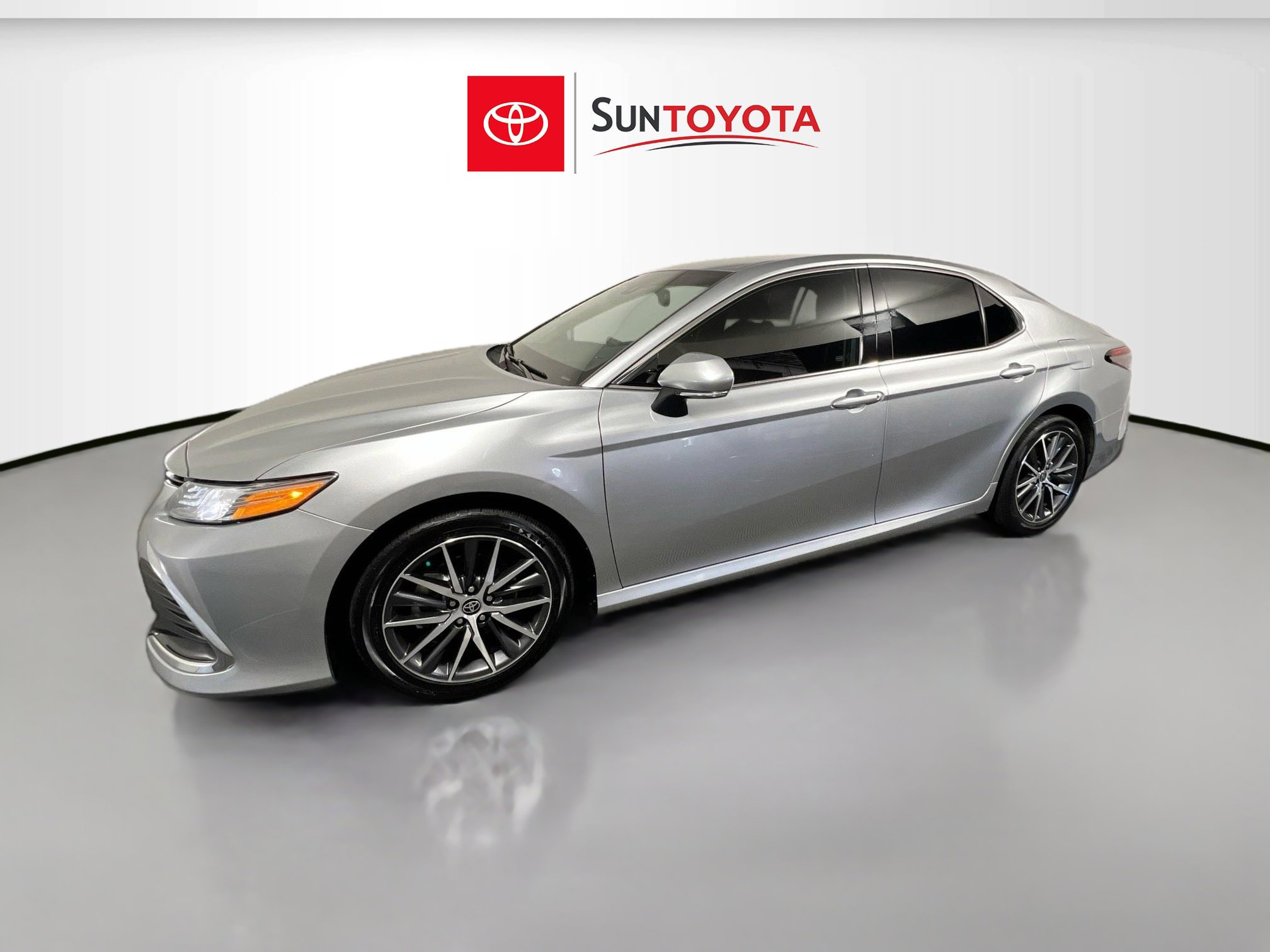 Used 2022 Toyota Camry XLE image 9