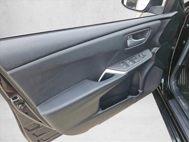 Used 2015 Toyota Camry SE image 13