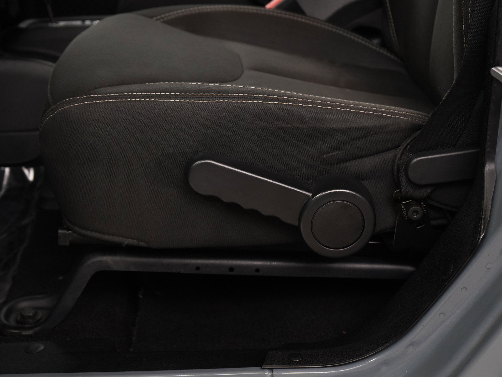 Used 2014 Jeep Wrangler Unlimited Sahara w/ Connectivity Group image 20