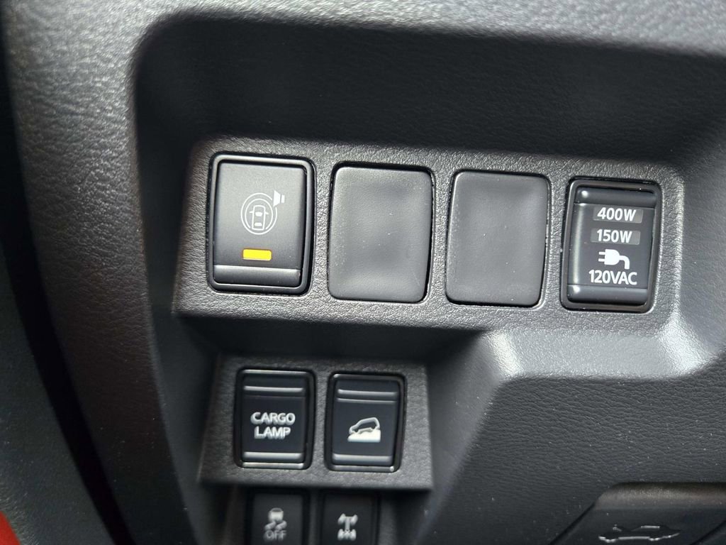 Used 2025 Nissan Frontier PRO-4X w/ Pro Convenience Package image 3