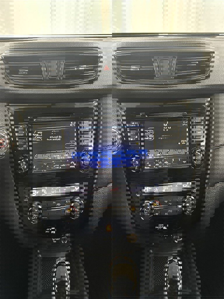 Used 2018 Nissan Rogue SV w/ Sun & Sound Touring Package image 20