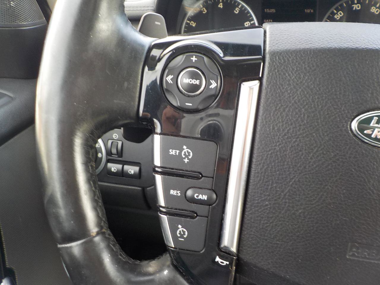 Used 2015 Land Rover LR4 HSE AWD/4WD image 11