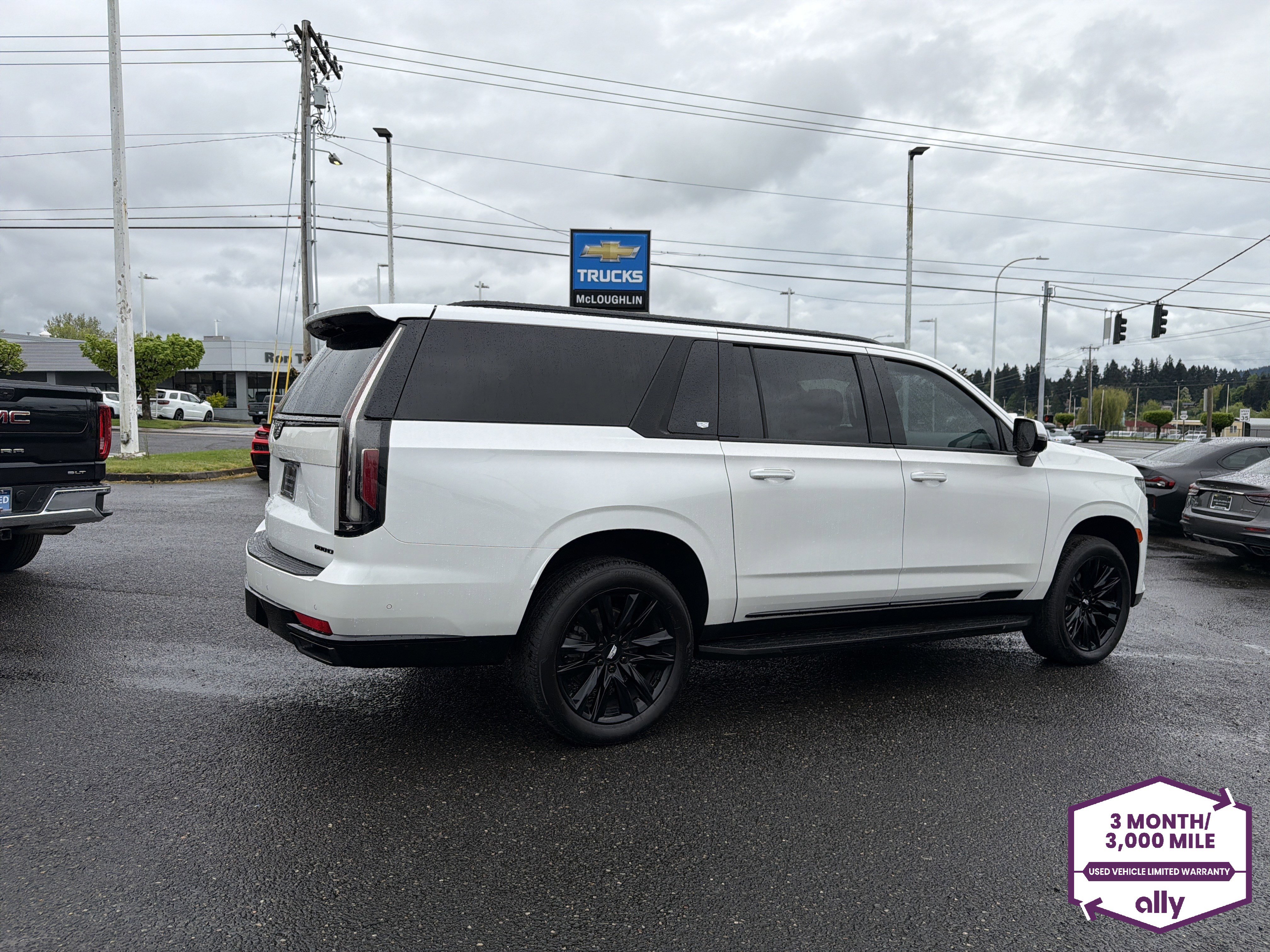 Used 2021 Cadillac Escalade ESV Sport Platinum w/ Heavy-Duty Trailer Package image 6