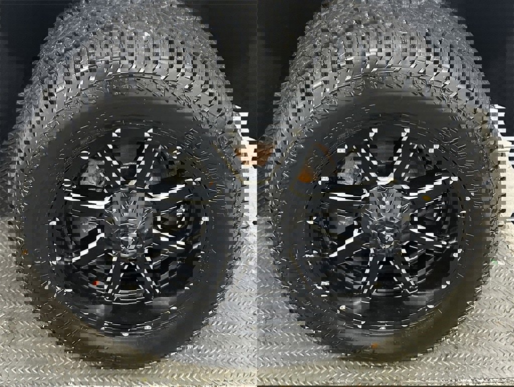 Used 2018 Chevrolet Silverado 1500 LT w/ All Star Edition image 37