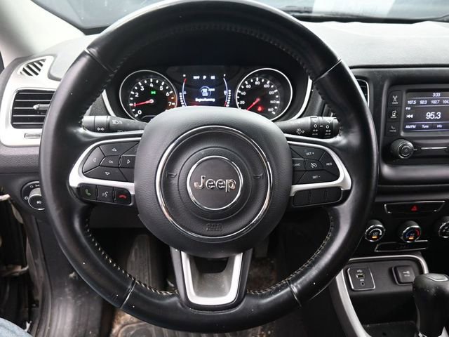 Used 2018 Jeep Compass Latitude image 21