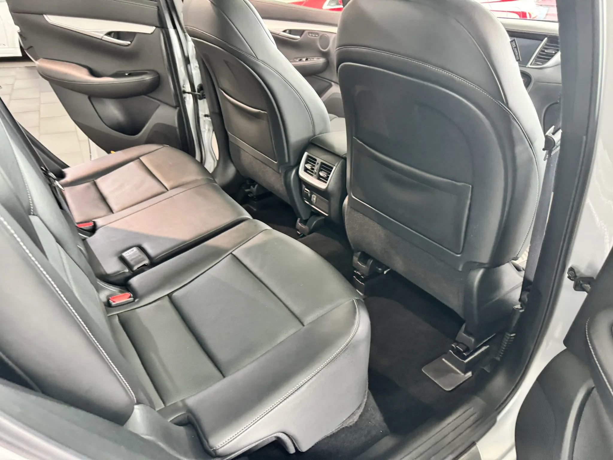 Used 2021 INFINITI QX50 Essential w/ Convenience Package FWD image 15