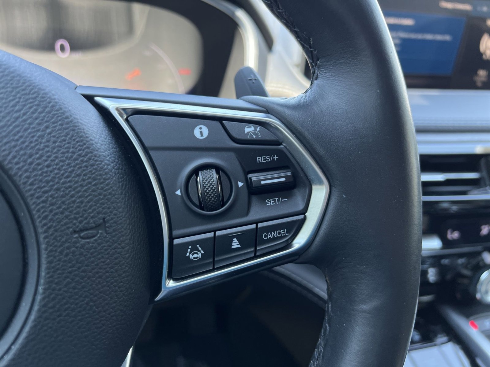 Used 2023 Acura MDX SH-AWD w/ Advance Package image 34