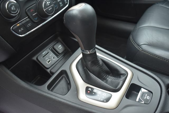 Used 2018 Jeep Cherokee Limited w/ High Altitude Package FWD image 23
