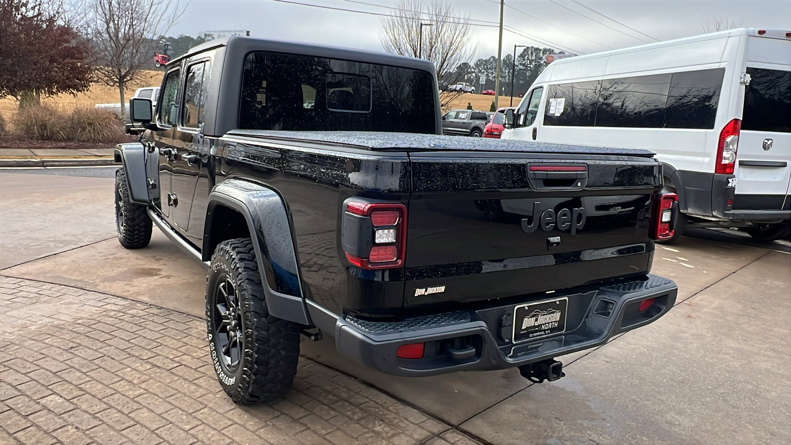 Used 2024 Jeep Gladiator Sport image 10