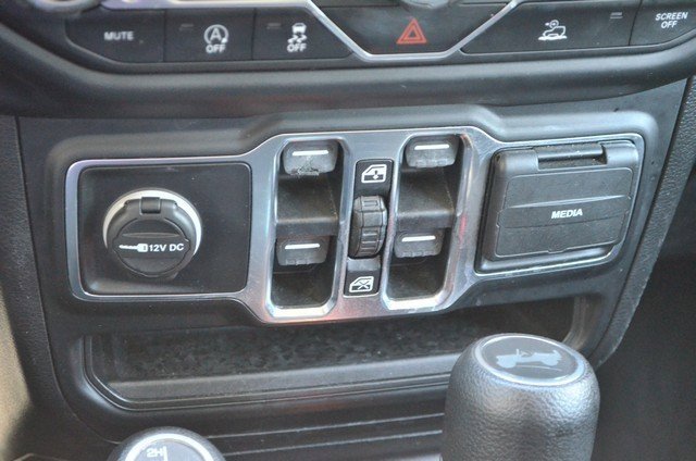 Used 2021 Jeep Wrangler Unlimited Sahara image 30