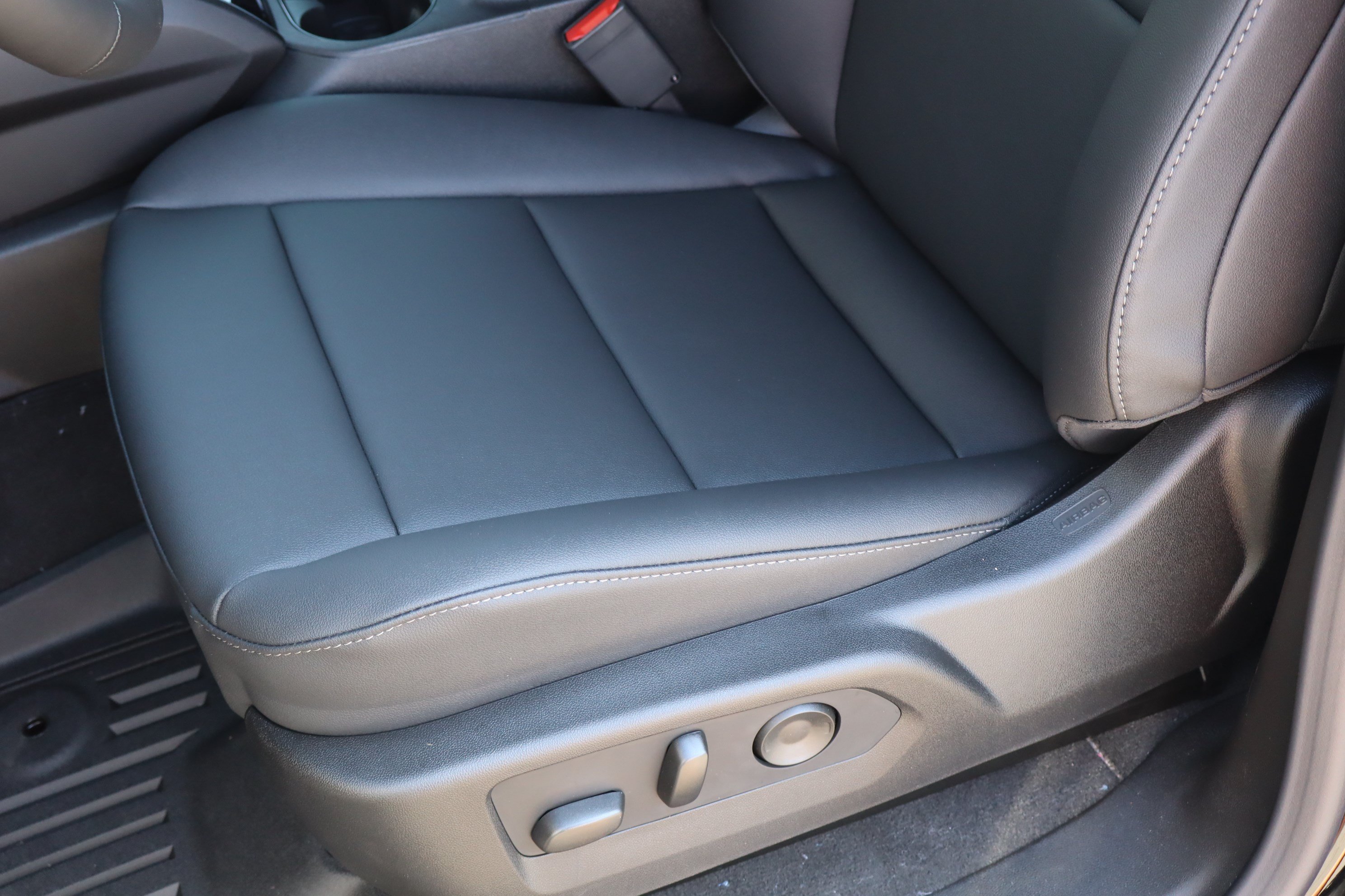New 2026 Chevrolet Colorado LT w/ LT Convenience Package RWD image 13