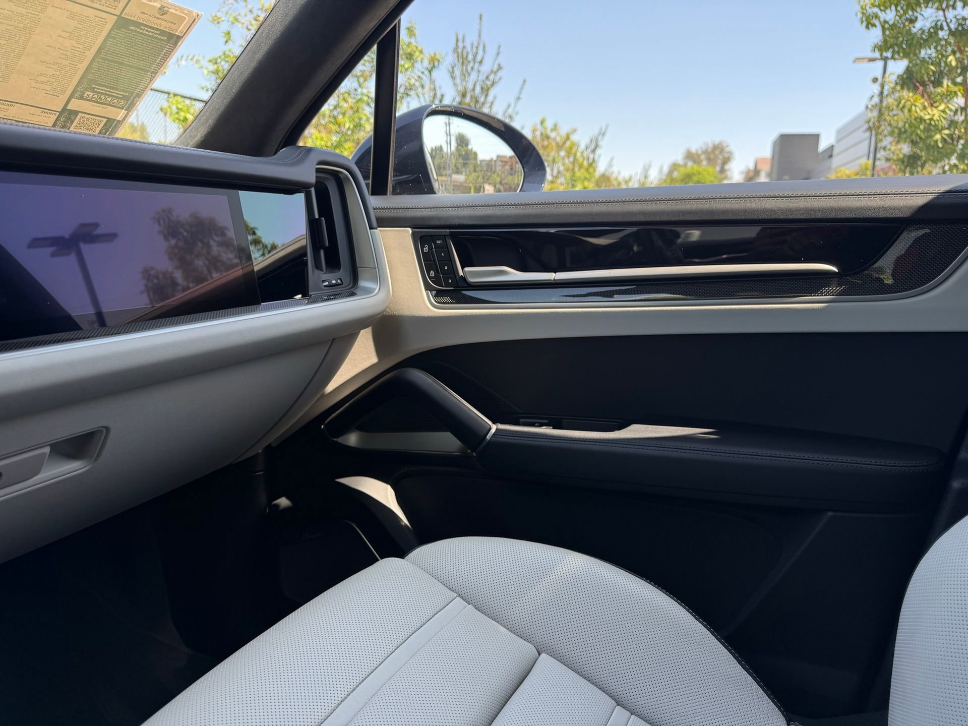 Certified 2025 Porsche Cayenne Turbo image 24
