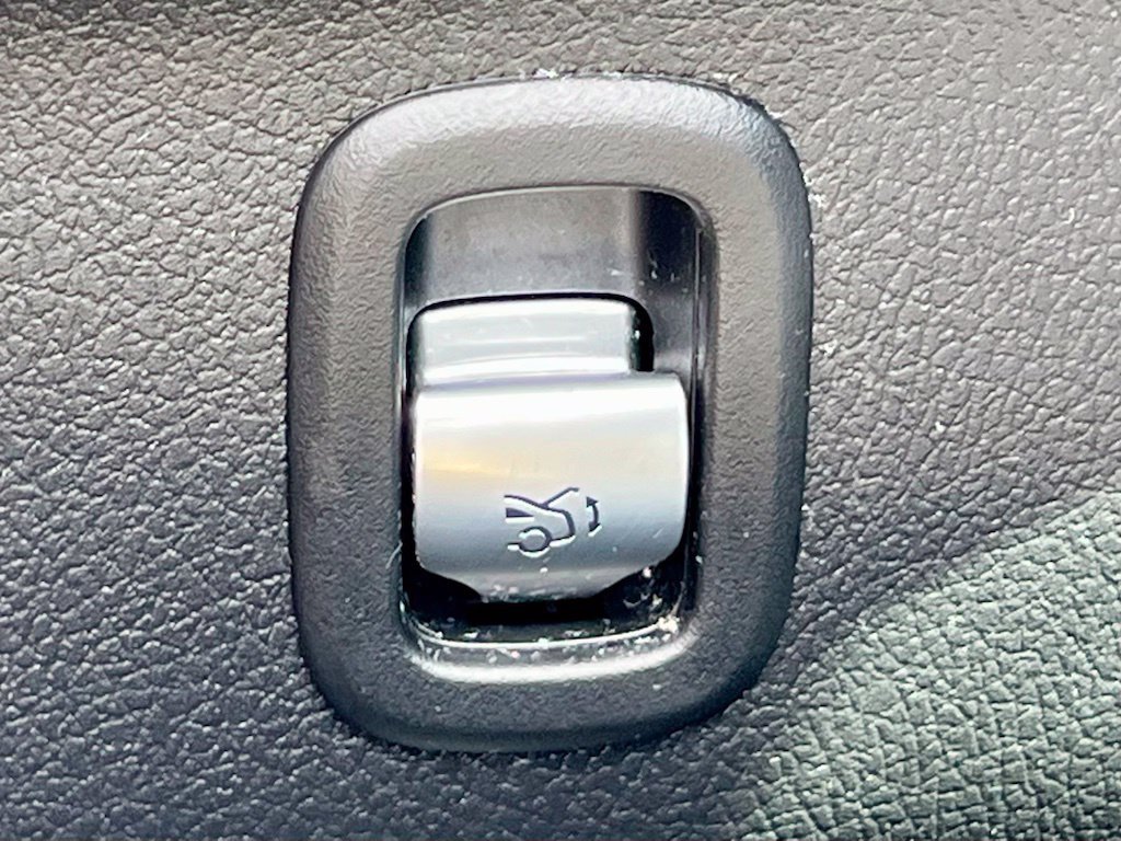 Certified 2023 Mercedes-Benz C 300 4MATIC Sedan image 33