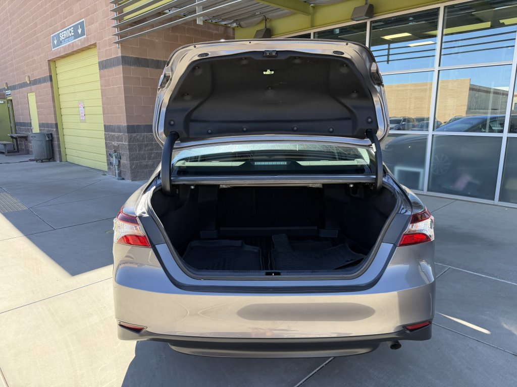 Used 2021 Toyota Camry LE image 32