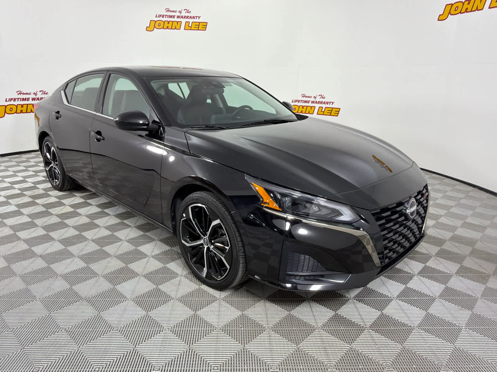 Used 2025 Nissan Altima 2.5 SR image 8
