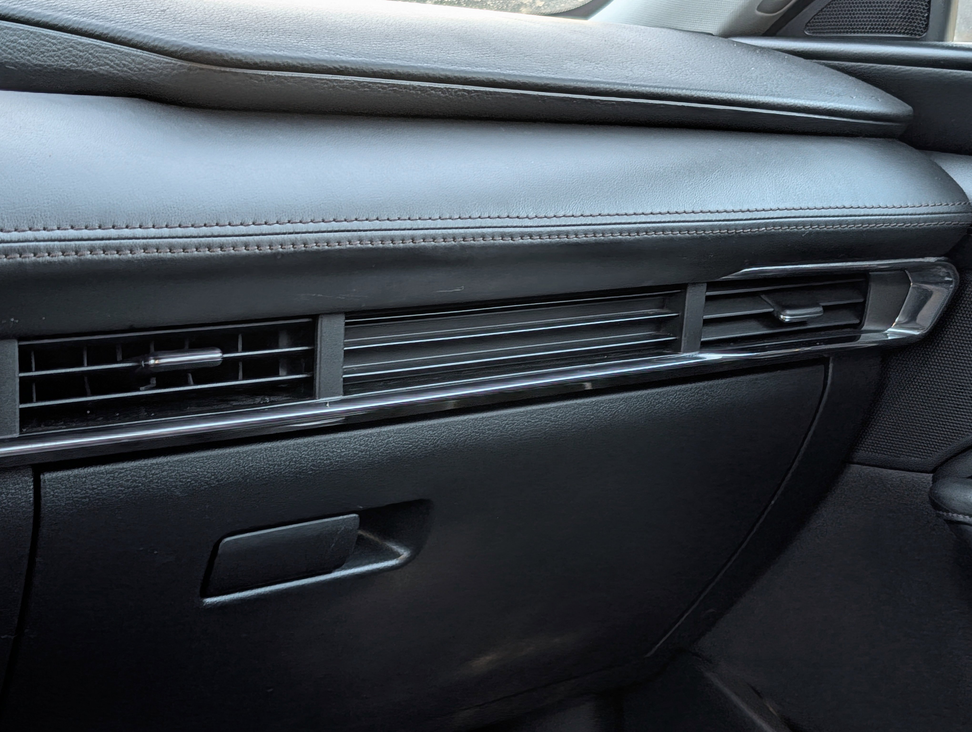 Used 2019 MAZDA MAZDA3 Sedan w/ Select Package image 15