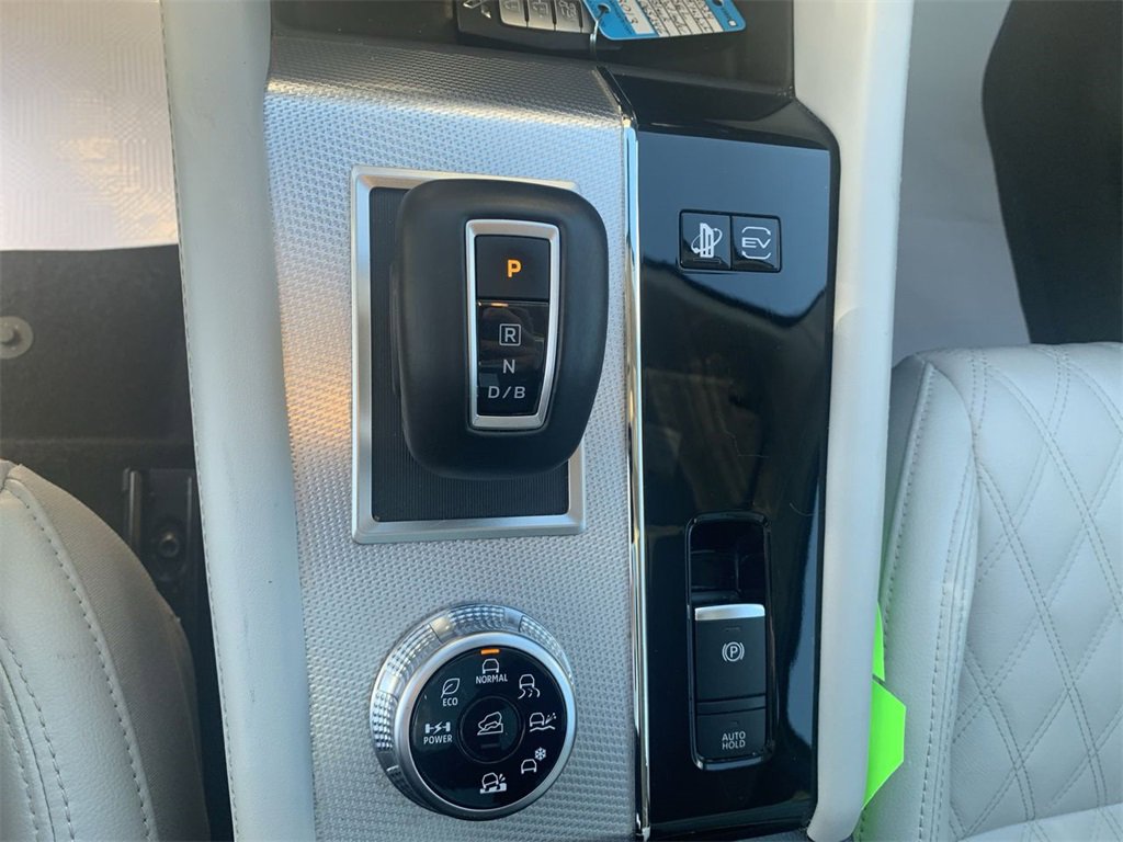 Used 2024 Mitsubishi Outlander SEL image 20