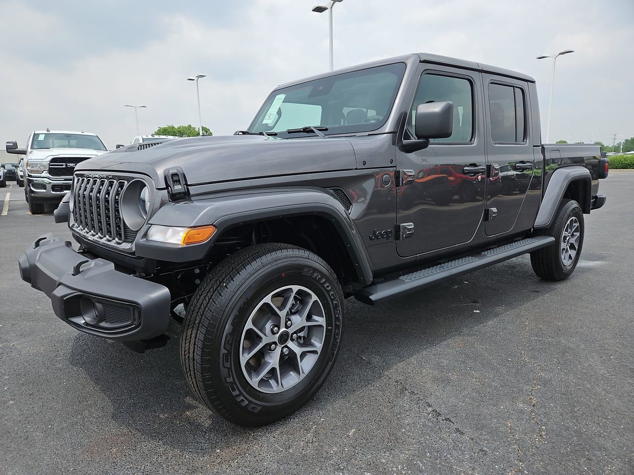 New 2025 Jeep Gladiator Sport image 3