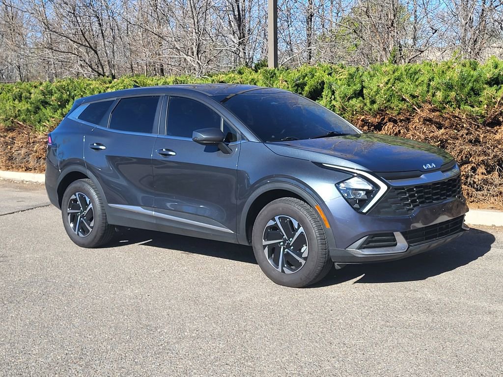 Used 2023 Kia Sportage LX AWD/4WD image 3