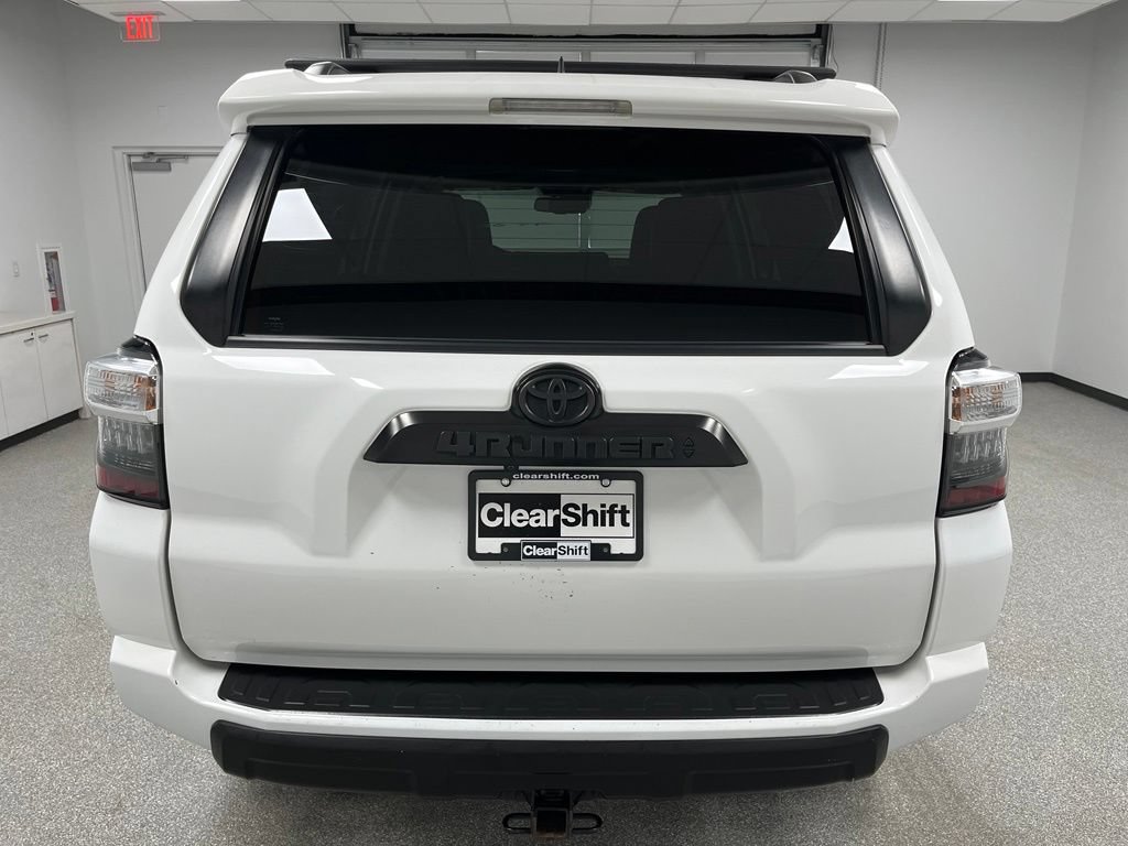 Used 2022 Toyota 4Runner TRD Off-Road Premium AWD/4WD image 9