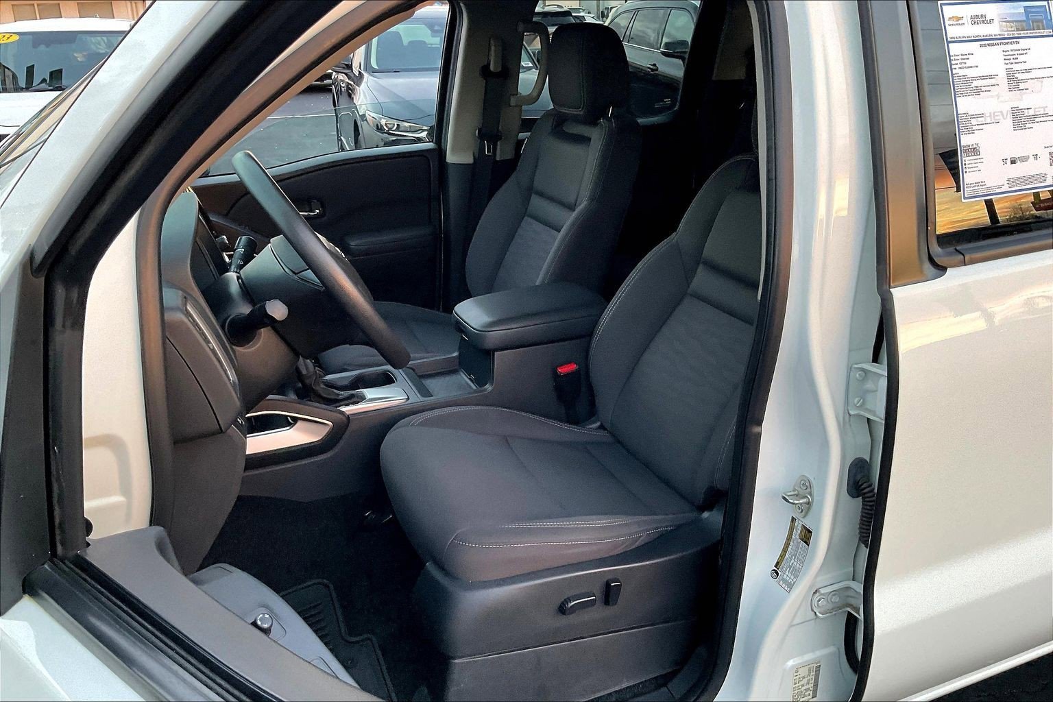 Used 2022 Nissan Frontier SV image 24