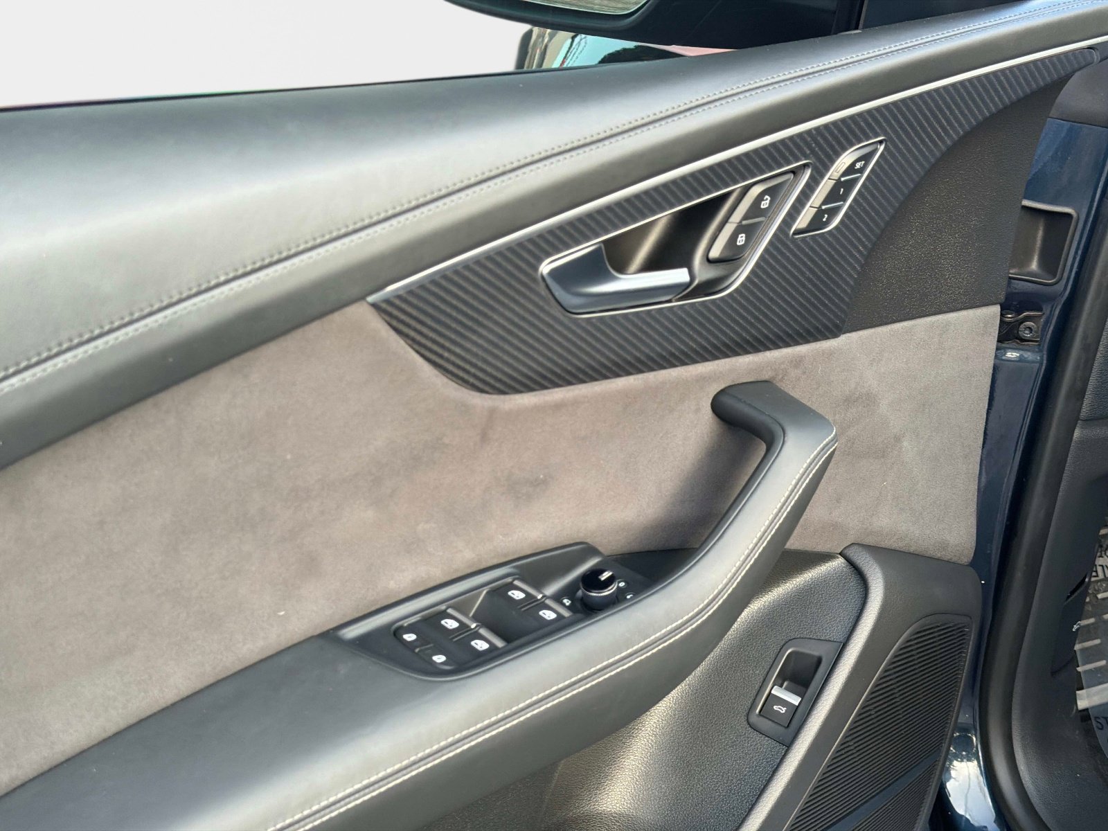 Used 2024 Audi RS Q8 image 37