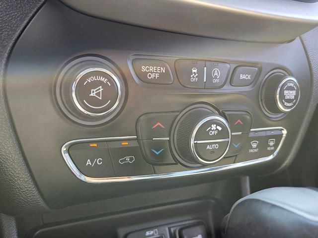 Used 2017 Jeep Cherokee Limited AWD/4WD image 27