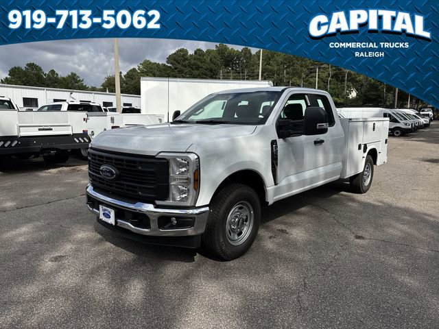 New 2025 Ford F250 XL w/ XL Chrome Package