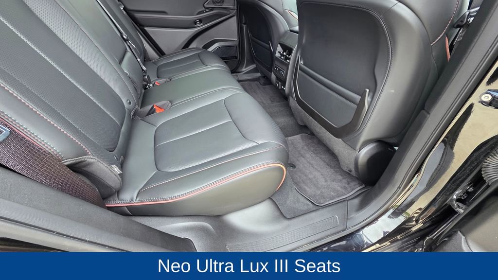 Used 2025 Jeep Wagoneer S Launch Edition image 17