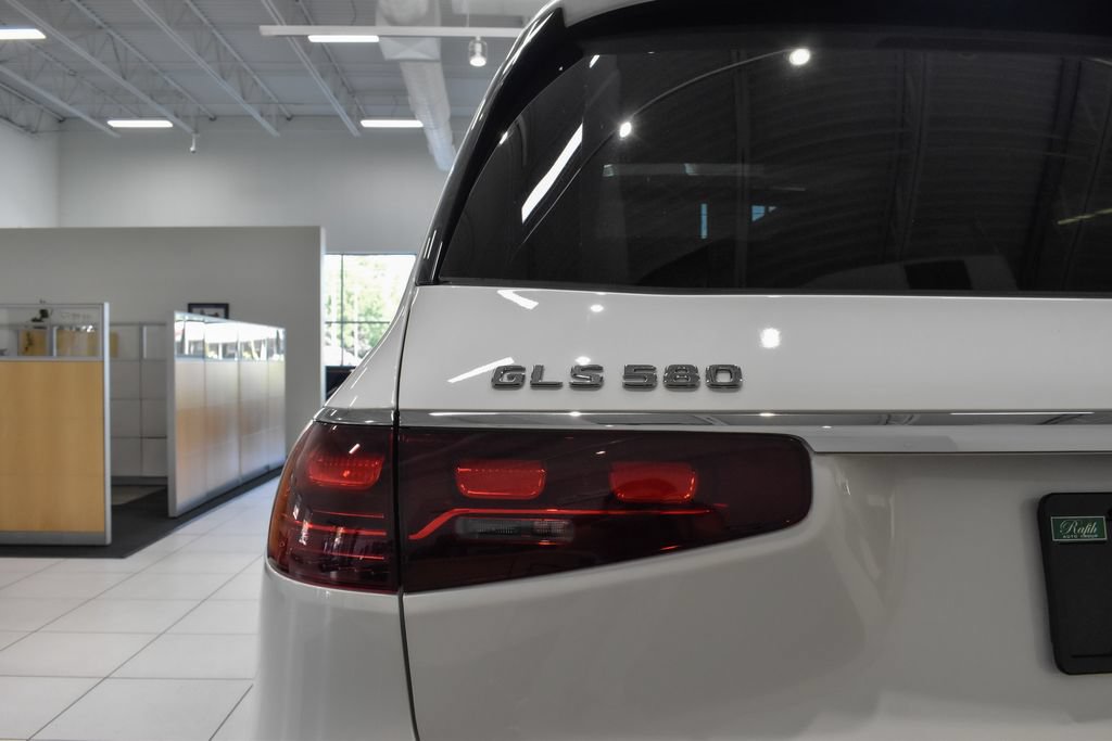 Certified 2025 Mercedes-Benz GLS 580 4MATIC image 13