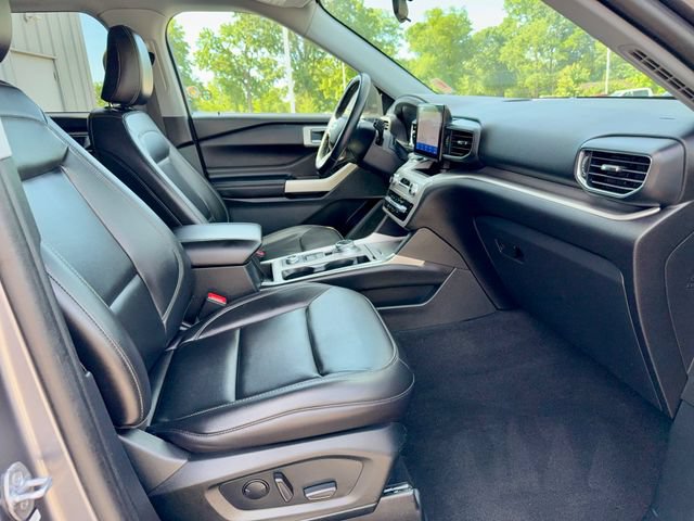 Used 2022 Ford Explorer XLT AWD/4WD image 8