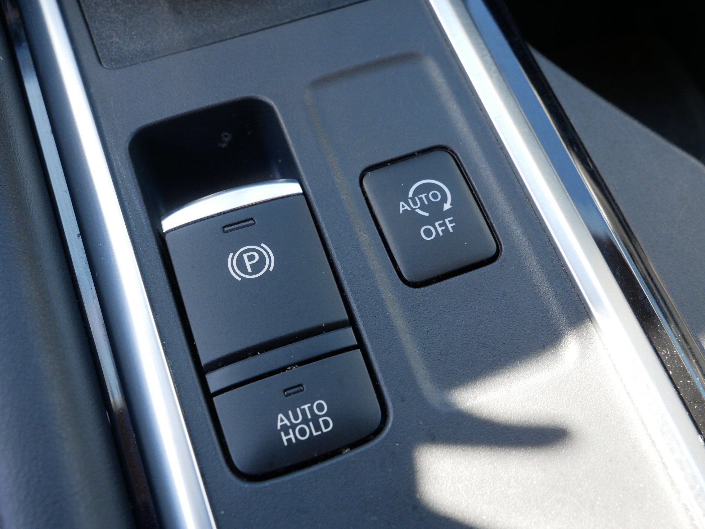 Used 2025 Nissan Pathfinder SV image 32