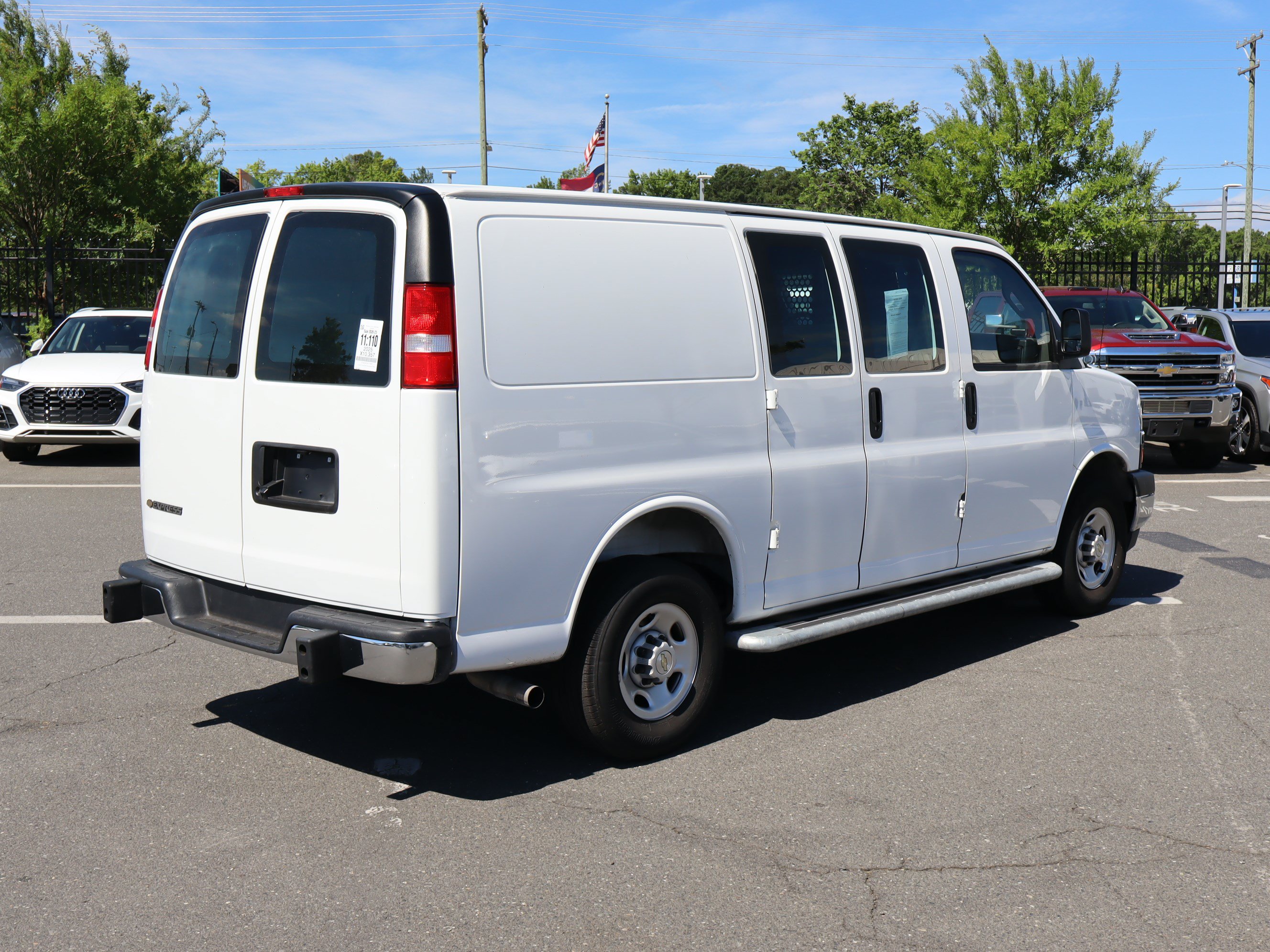 Used 2025 Chevrolet Express 2500 w/ Driver Convenience Package RWD image 10