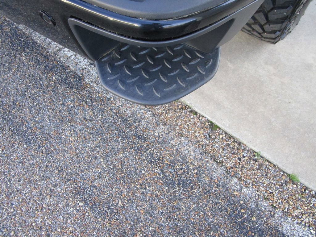 Used 2018 Chevrolet Silverado 1500 LTZ Z71 w/ Midnight Edition image 16