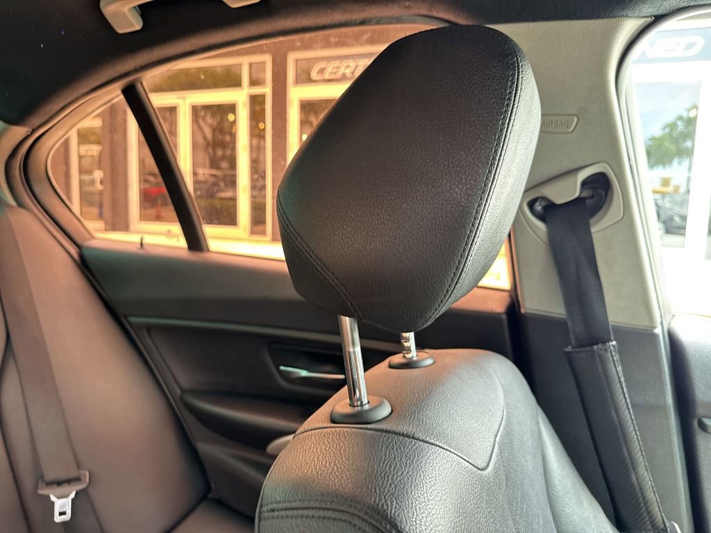 Used 2015 BMW 320i Sedan RWD image 20
