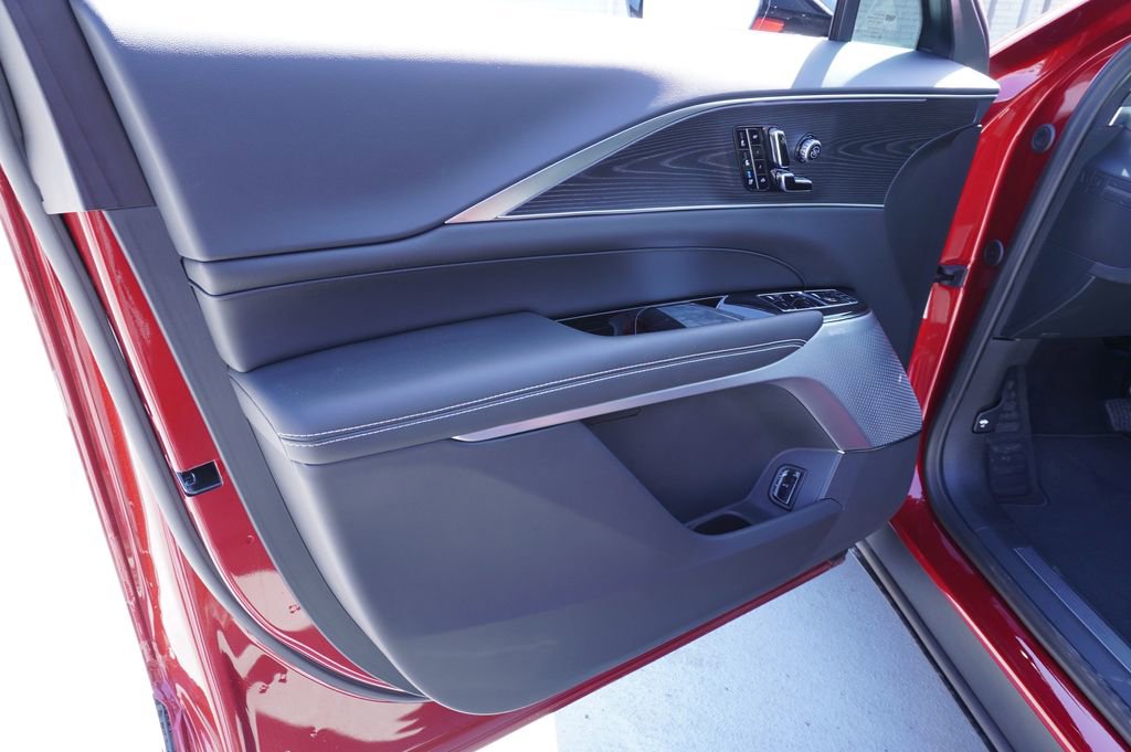 New 2025 Cadillac Lyriq Luxury image 14