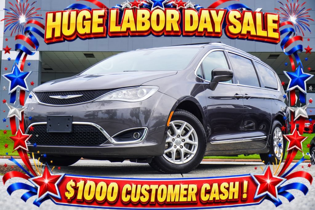 Used 2020 Chrysler Pacifica Touring-L FWD image 1