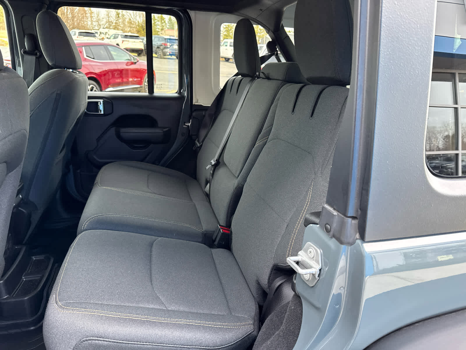 Used 2025 Jeep Wrangler Willys image 17