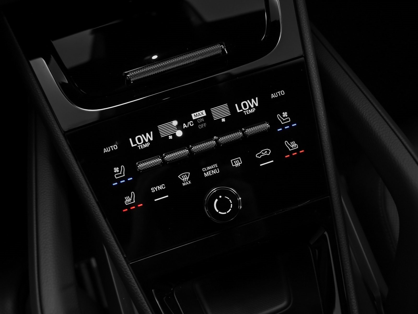 Used 2025 Porsche Cayenne image 32