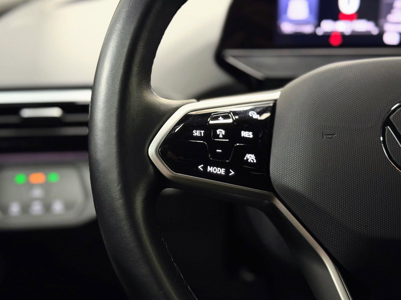 Used 2022 Volkswagen ID.4 Pro image 14