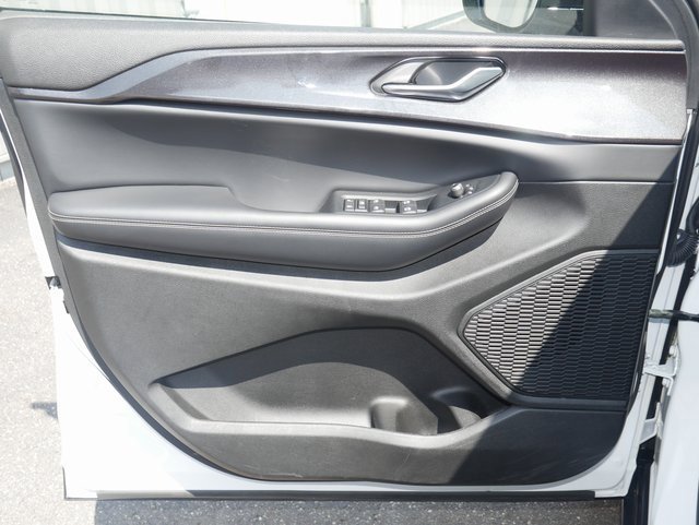 Used 2023 Jeep Grand Cherokee Altitude image 15