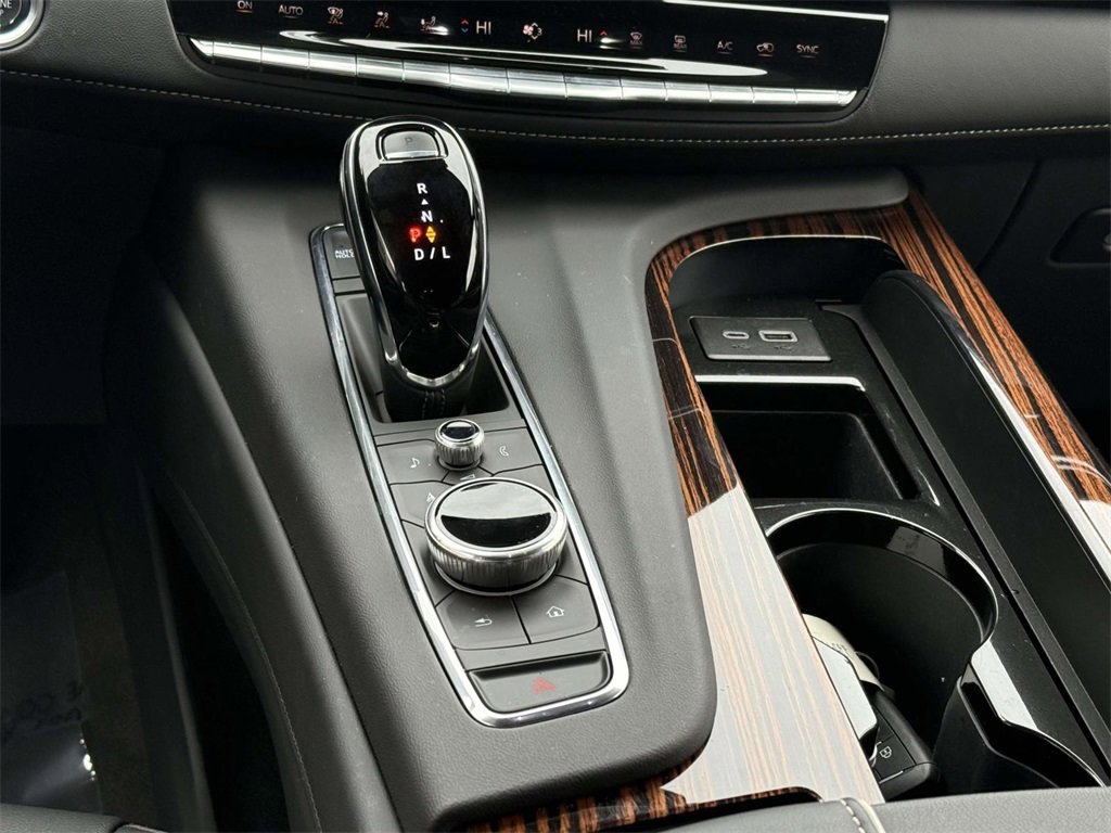 Used 2024 Cadillac Escalade Luxury image 22