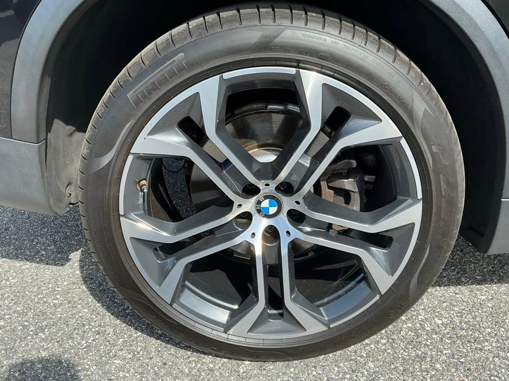 Used 2021 BMW X5 sDrive40i w/ Premium Package image 12