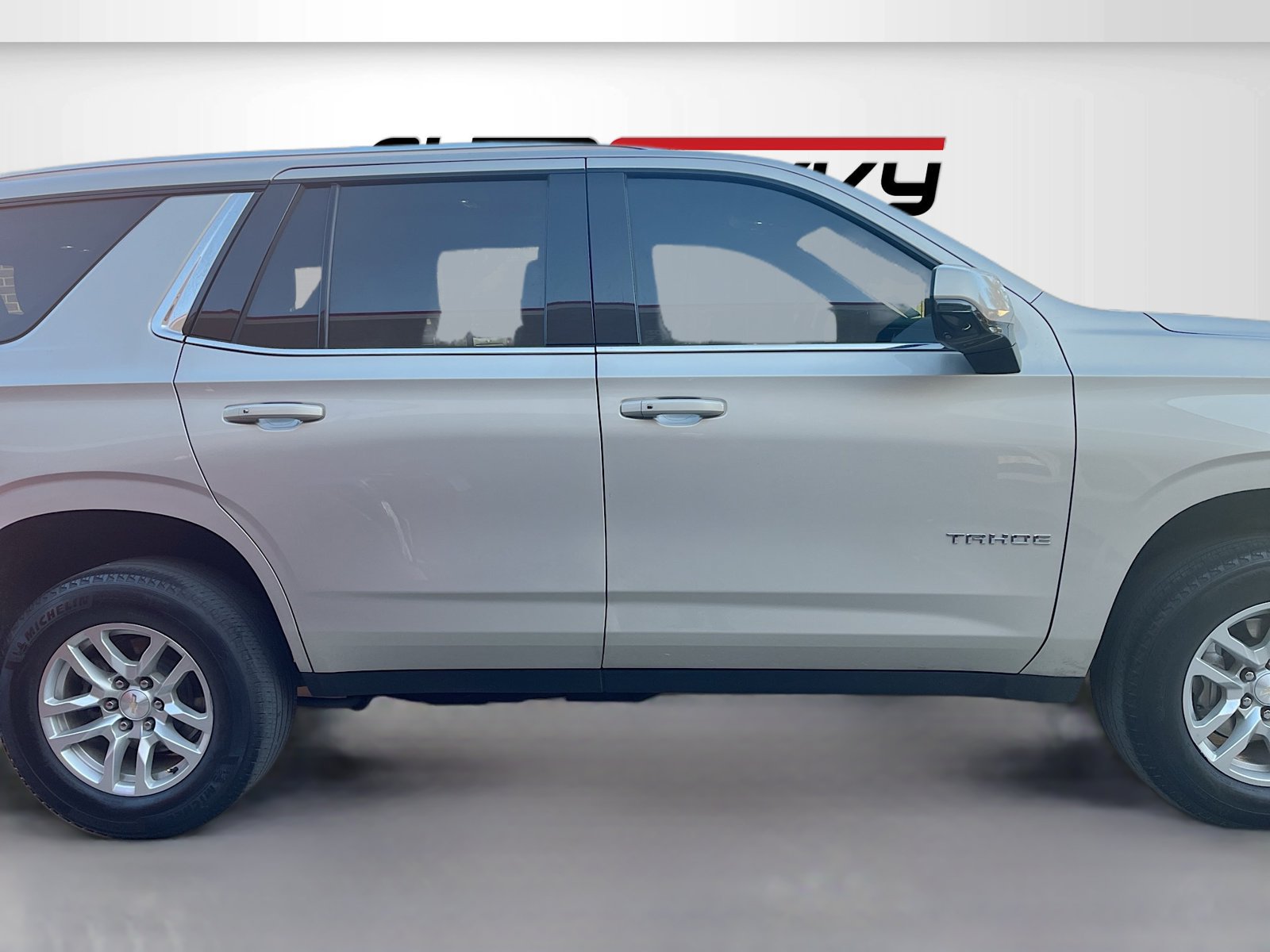 Used 2023 Chevrolet Tahoe LT w/ Luxury Package RWD image 8